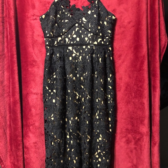 Sans Souci Dresses & Skirts - NWT Black nude lined dress